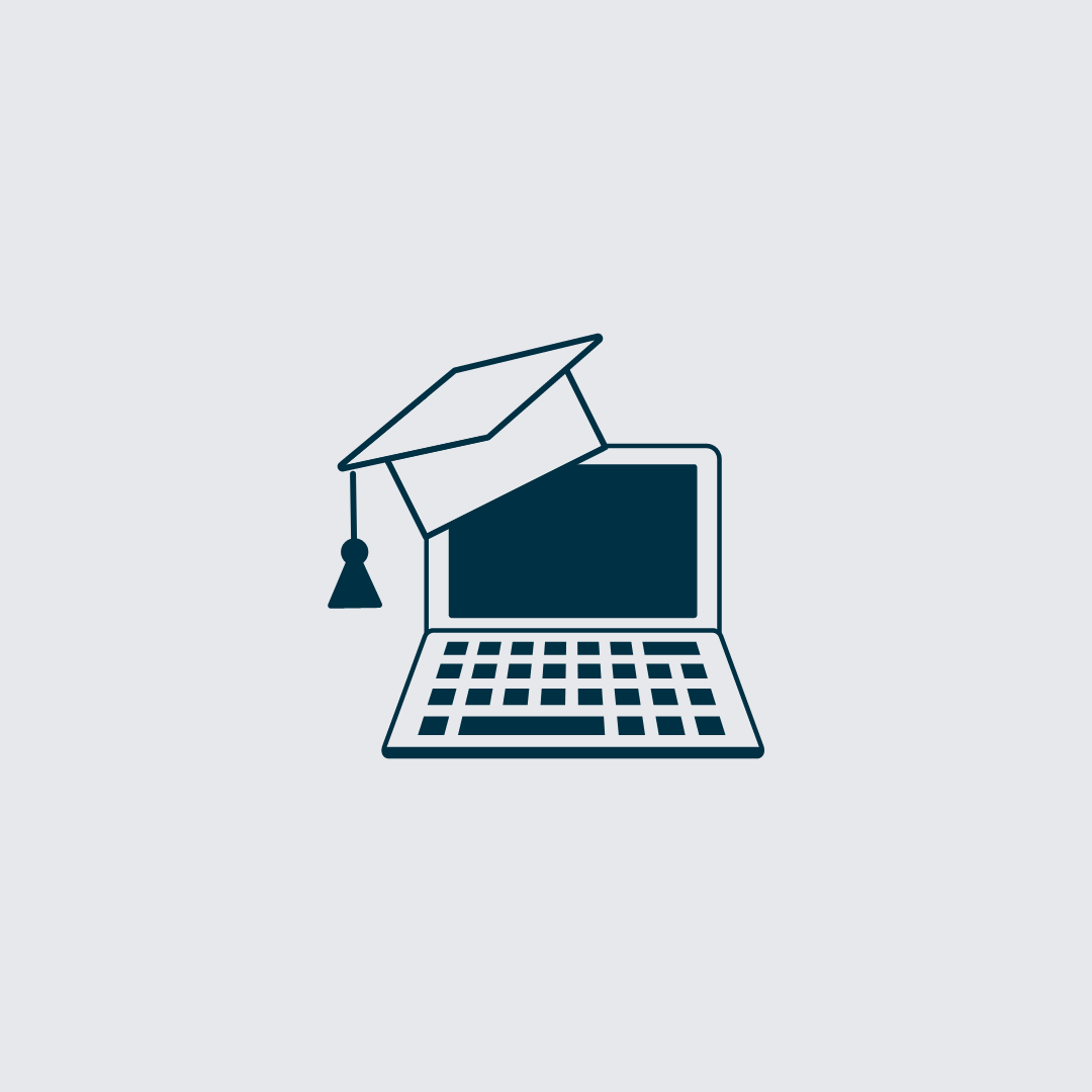 Laptop with graduate hat (growth)